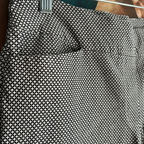 Hilary Radley Monochrome Geometric Bermudas - Picture 16 of 16